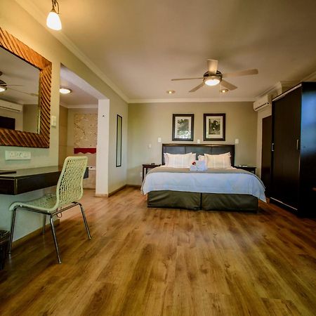Zebrina Guest House Mbombela Екстер'єр фото